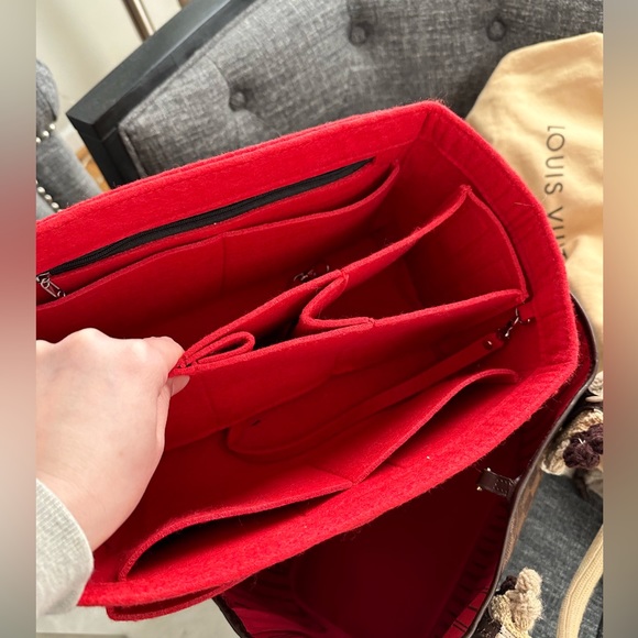 Authentic Louis Vuitton MM Damier Ebene - Picture 5 of 16